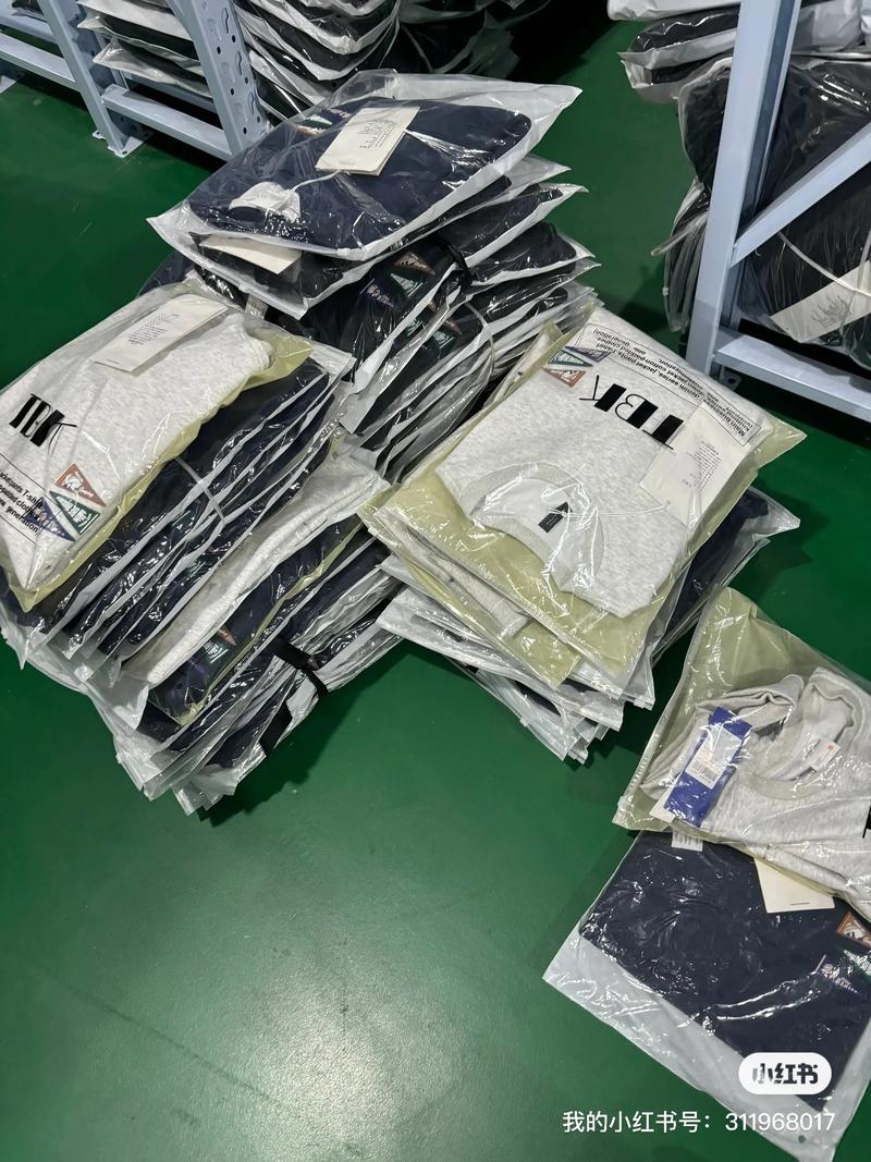 团体工装定制：展现企业形象的艺术